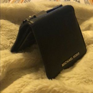 PERFECT CONDITION MICHEAL KORS WALLET
